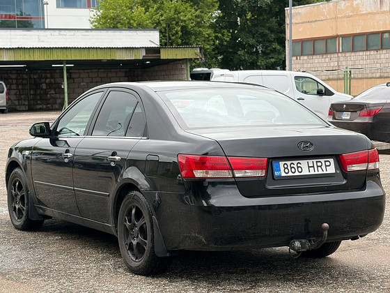 HYUNDAI SONATA