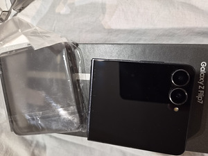 Galaxy Flip7 256 ГБ (5 фото из 5)