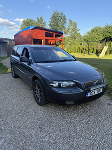 VOLVO V 70 (1 foto / 11)