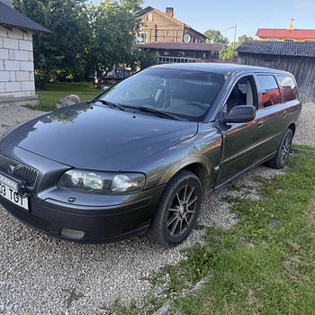 VOLVO V 70