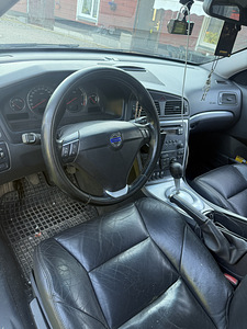 VOLVO V 70 (4 foto / 11)