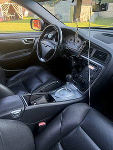 VOLVO V 70 (6 foto / 11)