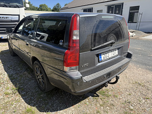 VOLVO V 70 (7 foto / 11)