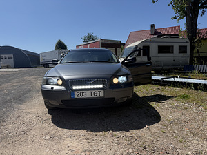 VOLVO V 70 (11 foto / 11)