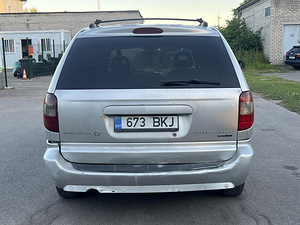 CHRYSLER GRAND VOYAGER (8 фото из 10)