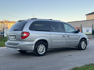 CHRYSLER GRAND VOYAGER (7 фото из 10)