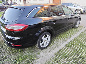Ford Mondeo (5 фото из 14)