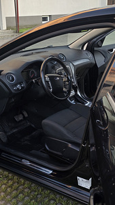 Ford Mondeo (12 фото из 14)