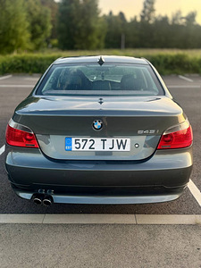 BMW 545 4.4 245 (3 foto / 8)