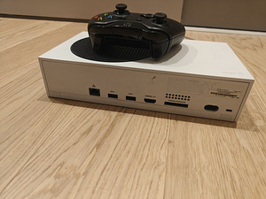 Xbox Series S (1 фото из 4)