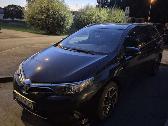 Toyota Aurise rent