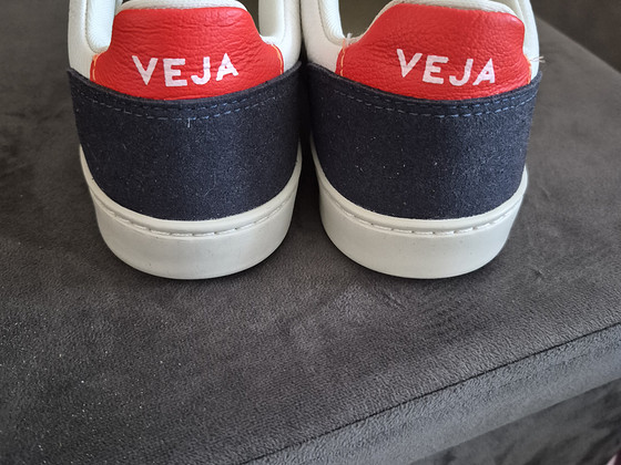 Новые кроссовки Veja, размер 34