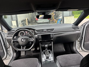 Skoda Superb Sportline (5 foto / 8)