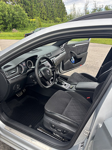 Skoda Superb Sportline (6 foto / 8)