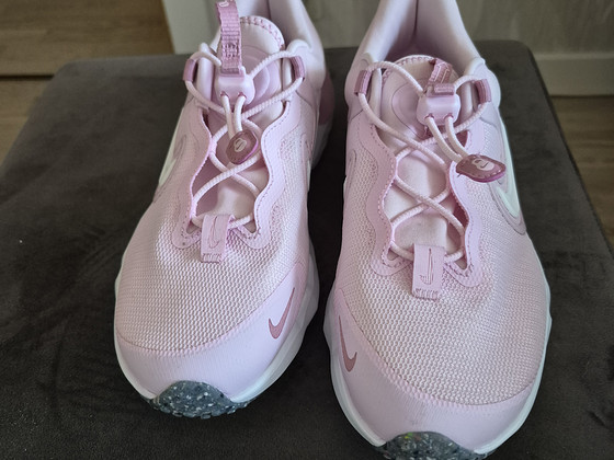 Кроссовки Nike, размер 37,5