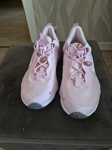 Кроссовки Nike, размер 37,5 (1 фото из 5)