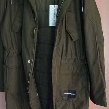 Calvin Klein parka UUS (L)