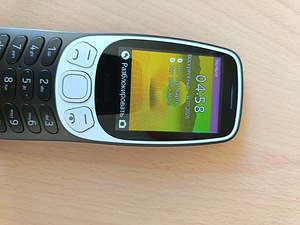 Nokia 3210 4G väga heas seisukorras koos bumper-kaitsega! (10 foto / 10)