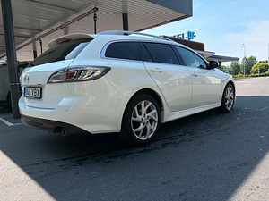 Mazda 6 (6 foto / 10)