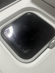 Apple Watch SE (1st gen, 2020) (4 foto / 4)