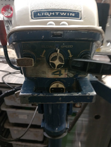 Мотор для лодки 1969 Evinrude Lightwin 4hp (2 фото из 6)