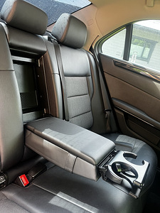 Mercedes-Benz E-класс (8 фото из 15)