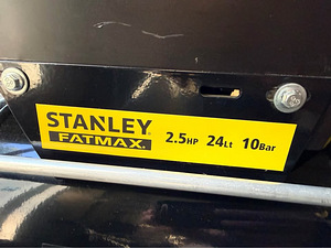 Компрессор Stanley Fatmax 10 бар с аксессуарами (3 фото из 5)