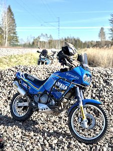 Yamaha XTZ 750 Supertenere (1 foto / 5)