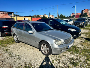 Mercedes Benz C200 (2 фото из 6)