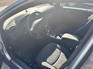 Mercedes Benz C200 (6 фото из 6)