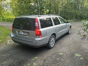 Volvo V70 2.4d 136 кВт (3 фото из 8)