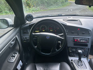 Volvo V70 2.4d 136 кВт (7 фото из 8)