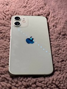 iPhone 12 mini (3 foto / 4)