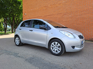 Toyota Yaris D-4D (1 фото из 8)