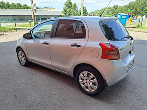 Toyota Yaris D-4D (5 фото из 8)