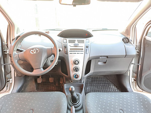Toyota Yaris D-4D (6 фото из 8)