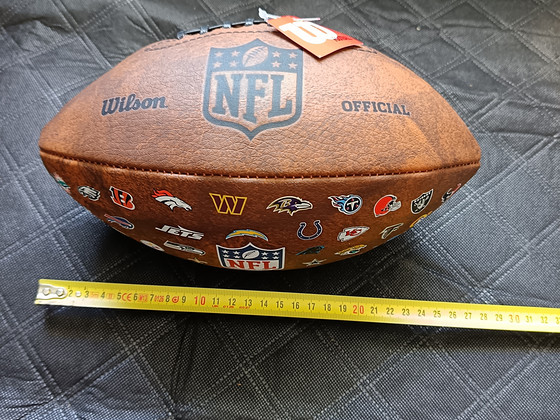 Ameerika jalgpalli pall, Wilson