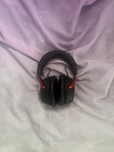 Беспроводная игровая гарнитура HyperX Cloud III (1 фото из 1)