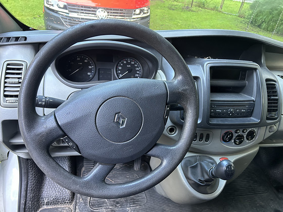 Renault trafic 2.0 diisel 84kw manuaal