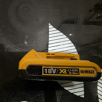 Dewalt aku 18v 2.0 ah