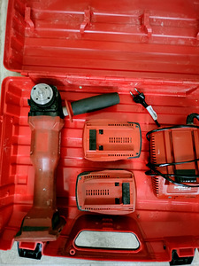 Akuketaslõikur AG 4S-22 +2 aku+laadija+kohver Hilti болгарка (1 фото из 1)