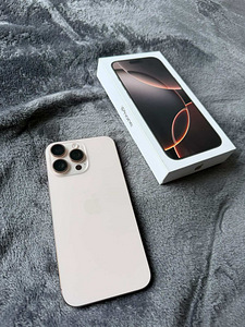 iPhone 16 Pro Max 256 ГБ (1 фото из 4)