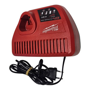 Зарядное устройство Milwaukee C12C (1 фото из 5)
