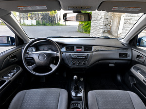 Mitsubishi Lancer (7 фото из 9)