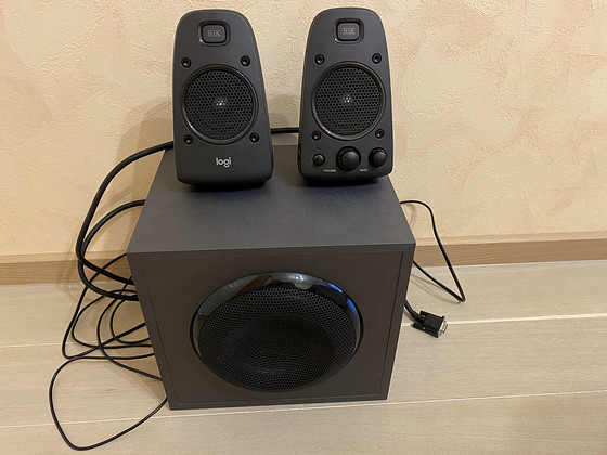 Logitech Z625 powerful THX sound 200 Watt RMS