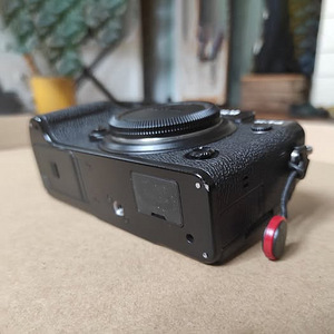 Fujifilm X-T4 (только тушка) (3 фото из 8)