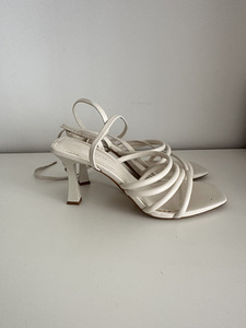 Stradivarius kingad 38 (2 foto / 3)