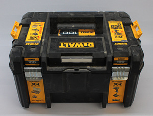 DeWalt DCD709 + 5.0Ah 18V Battery + DCB1104 Charger (5 foto / 5)