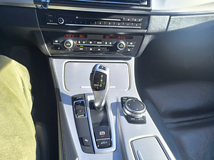 BMW 520 I - F11 Touring 2.0 R-4 135 kW. 2016 (13 foto / 15)