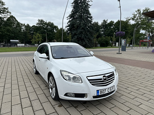 Opel Insignia Sports Tourer 2.0 118kw atm 4x4 2012a (2 foto / 9)